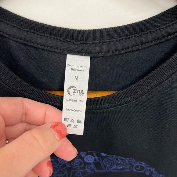 ZYIA Activewear Logo Cut Off Tank - Picture 3 of 5